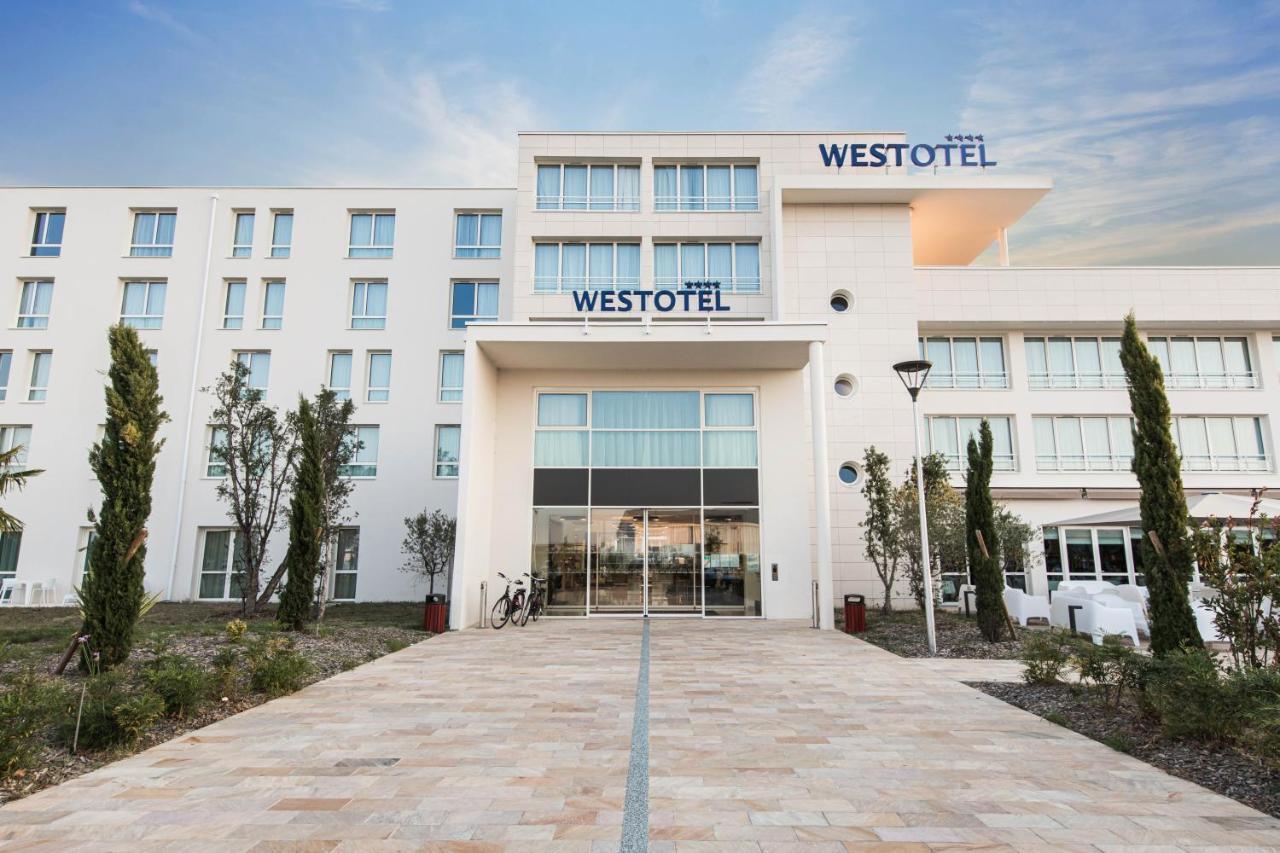 Westotel Tours Val De Loire La Ville-aux-Dames Екстериор снимка